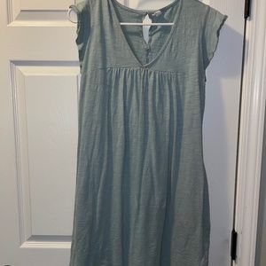 V neck dress